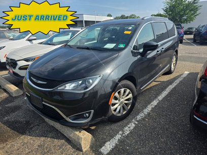 Used 2018 Chrysler Pacifica Touring-L Plus