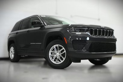 New 2025 Jeep Grand Cherokee Laredo w/ Luxury Tech Group I
