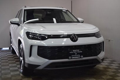 New 2025 Volkswagen Tiguan SE