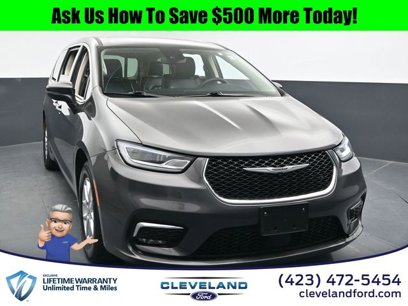 Used 2023 Chrysler Pacifica Touring-L