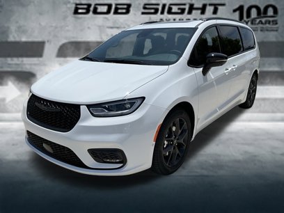 New 2025 Chrysler Pacifica Limited