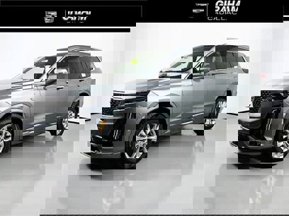 New 2025 Cadillac XT6 Luxury