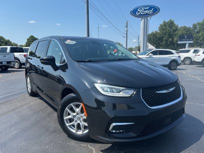 Used 2023 Chrysler Pacifica Touring-L