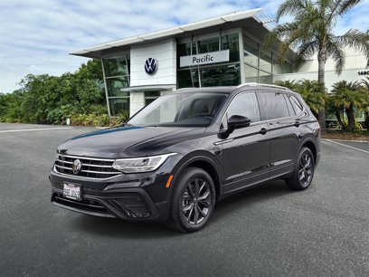 Used 2022 Volkswagen Tiguan SE w/ Panoramic Sunroof Package