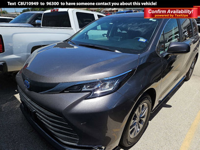 Used 2021 Toyota Sienna XLE