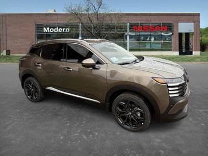 New 2025 Nissan Kicks SR w/ SR Premium Package
