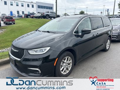 Used 2023 Chrysler Pacifica Touring-L