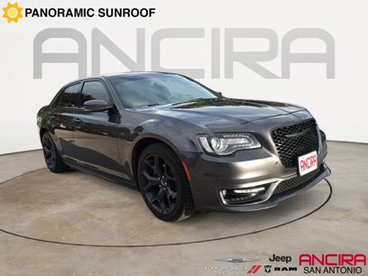 Used 2022 Chrysler 300 Touring L w/ Comfort Group