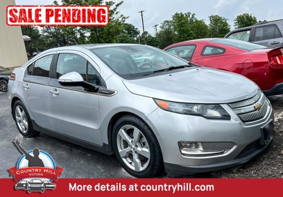 Used 2014 Chevrolet Volt w/ Enhanced Safety Package 2