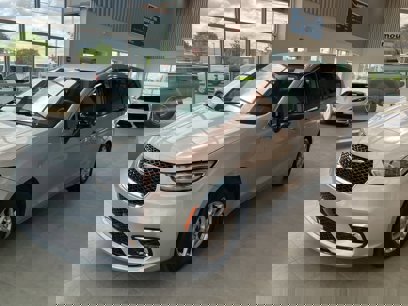 Used 2024 Chrysler Pacifica Touring-L