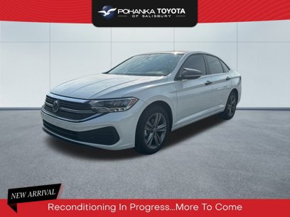 Used 2024 Volkswagen Jetta SE w/ Panoramic Sunroof Package