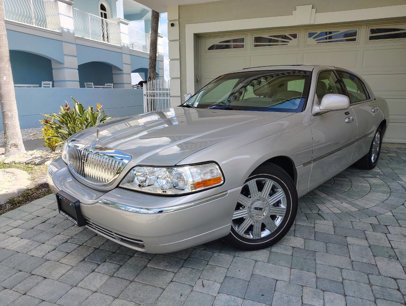 Used 2003 Lincoln Town Car Cartier