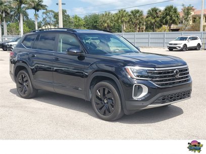 Used 2024 Volkswagen Atlas SE w/ Black Wheel Package