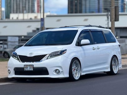Used 2017 Toyota Sienna SE