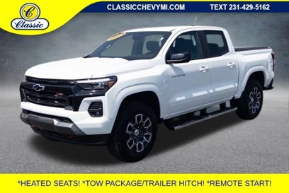 Used 2023 Chevrolet Colorado Z71 w/ Z71 Convenience Package 2