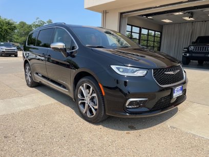New 2025 Chrysler Pacifica Pinnacle
