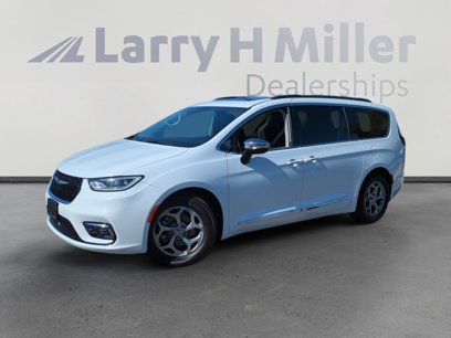 Certified 2023 Chrysler Pacifica Limited