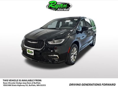 New 2025 Chrysler Pacifica Select
