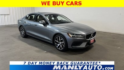 Used 2019 Volvo S60 T6 Momentum w/ Multimedia Package
