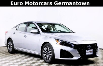 Used 2023 Nissan Altima 2.5 SV w/ SV Premium Package
