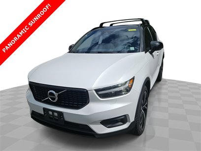 Used 2022 Volvo XC40 T5 R-Design w/ Climate Package