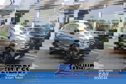 New 2024 Volkswagen Tiguan SE R-Line