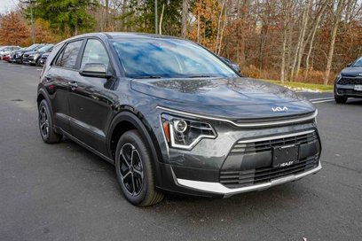 New 2025 Kia Niro LX