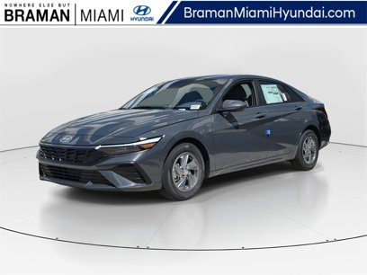 New 2025 Hyundai Elantra SE