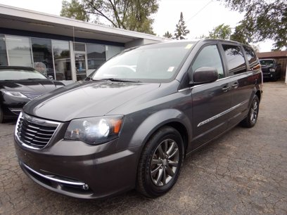 Used 2016 Chrysler Town & Country S w/ Driver Convenience Group