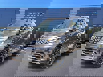 New 2025 Land Rover Discovery S