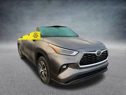 Used 2023 Toyota Highlander LE