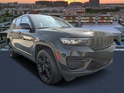 Used 2023 Jeep Grand Cherokee Altitude