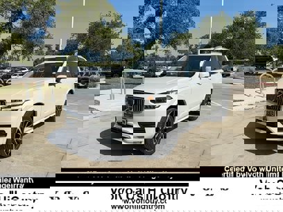 Certified 2022 Volvo XC90 T6 Momentum w/ Advanced Package
