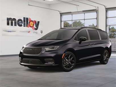 New 2025 Chrysler Pacifica Limited w/ Trailer Tow Group