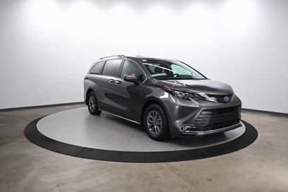Used 2024 Toyota Sienna XLE