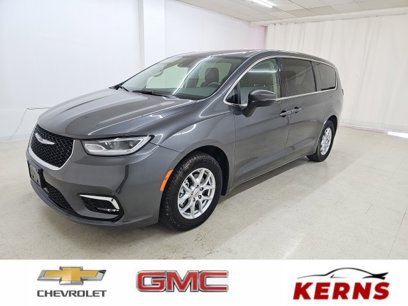 Used 2023 Chrysler Pacifica Touring-L