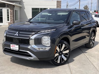 New 2025 Mitsubishi Outlander SE