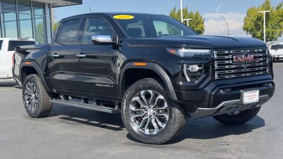 New 2025 GMC Canyon Denali