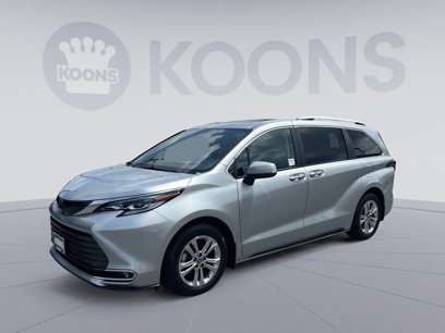 Used 2023 Toyota Sienna Platinum