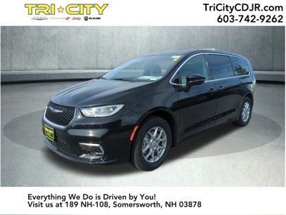 New 2025 Chrysler Pacifica Select