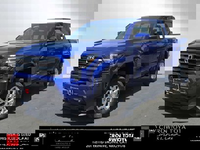 New 2025 Toyota Tacoma SR5
