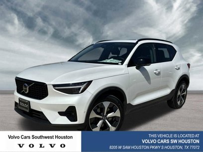 Certified 2025 Volvo XC40 B5 Plus w/ Protection Package Premier
