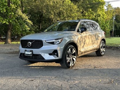 Certified 2024 Volvo XC40 B5 Plus w/ Climate Package