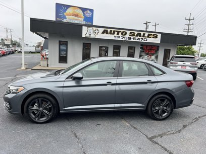 Used 2024 Volkswagen Jetta SE w/ Panoramic Sunroof Package