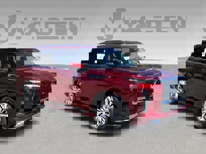 New 2025 INFINITI QX80 Luxe