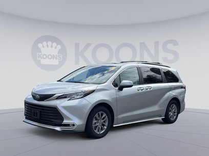 Used 2021 Toyota Sienna XLE
