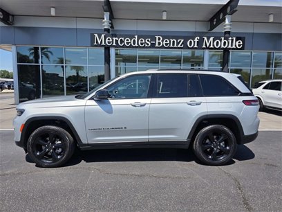 Used 2024 Jeep Grand Cherokee Limited w/ Black Appearance Package