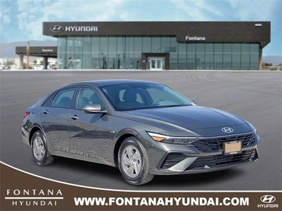 New 2025 Hyundai Elantra SE