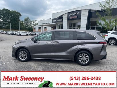Used 2022 Toyota Sienna XLE