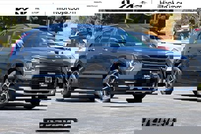 New 2025 Kia Niro SX